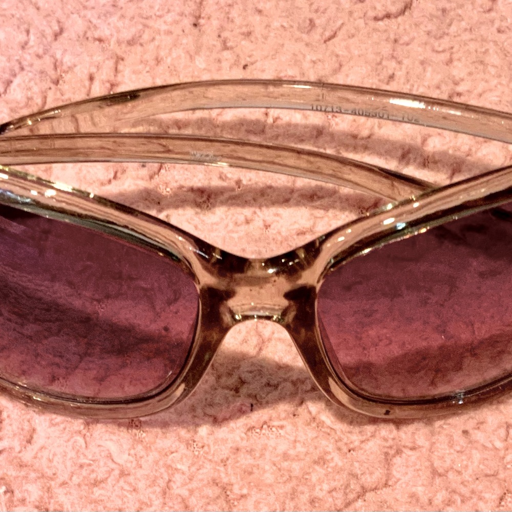 *COPY* Tom Ford sunnies! Light grey in great condition! Worn once!